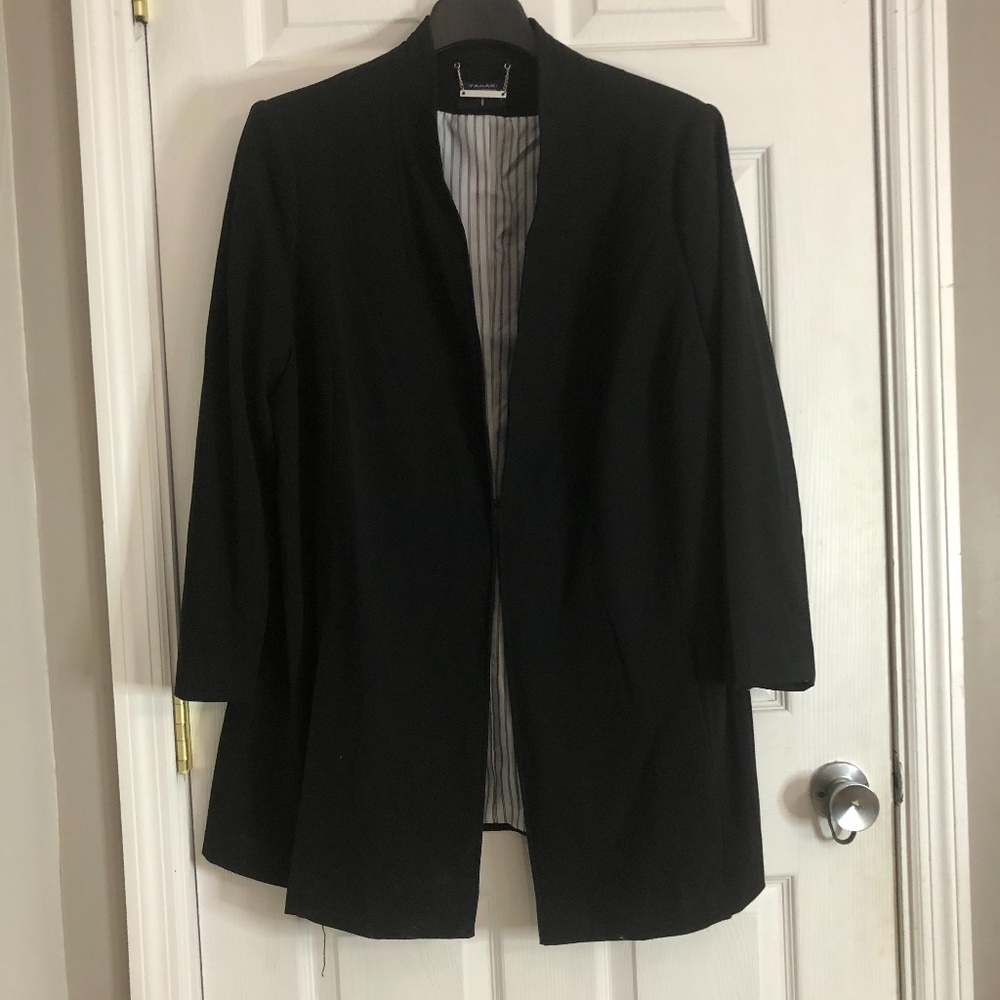 Tahari Women's Black Blazer with Pockets